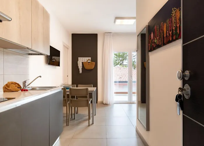 Iris Suite-6 By Interhome *