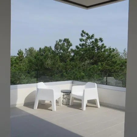 Apartment Iris Suite-6 By Interhome