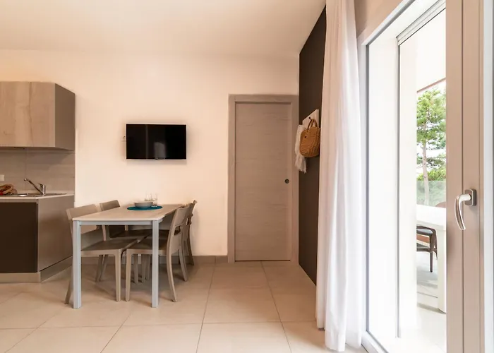 Iris Suite-6 By Interhome Apartment